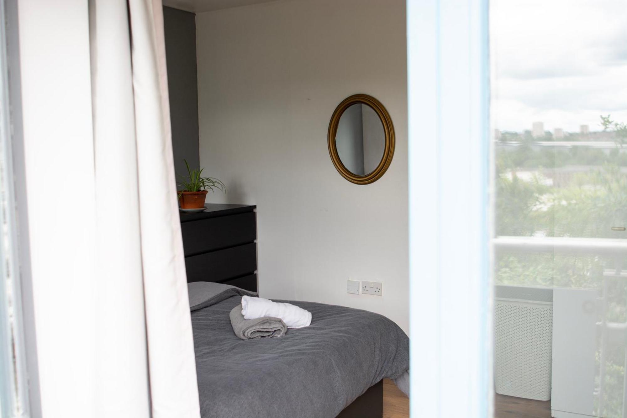 Well-Equipped 4 Bedroom House Close To City Centre Leeds  Luaran gambar