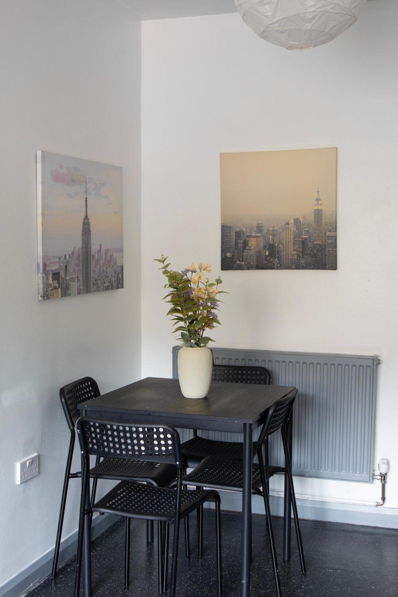 Well-Equipped 4 Bedroom House Close To City Centre Leeds  Luaran gambar