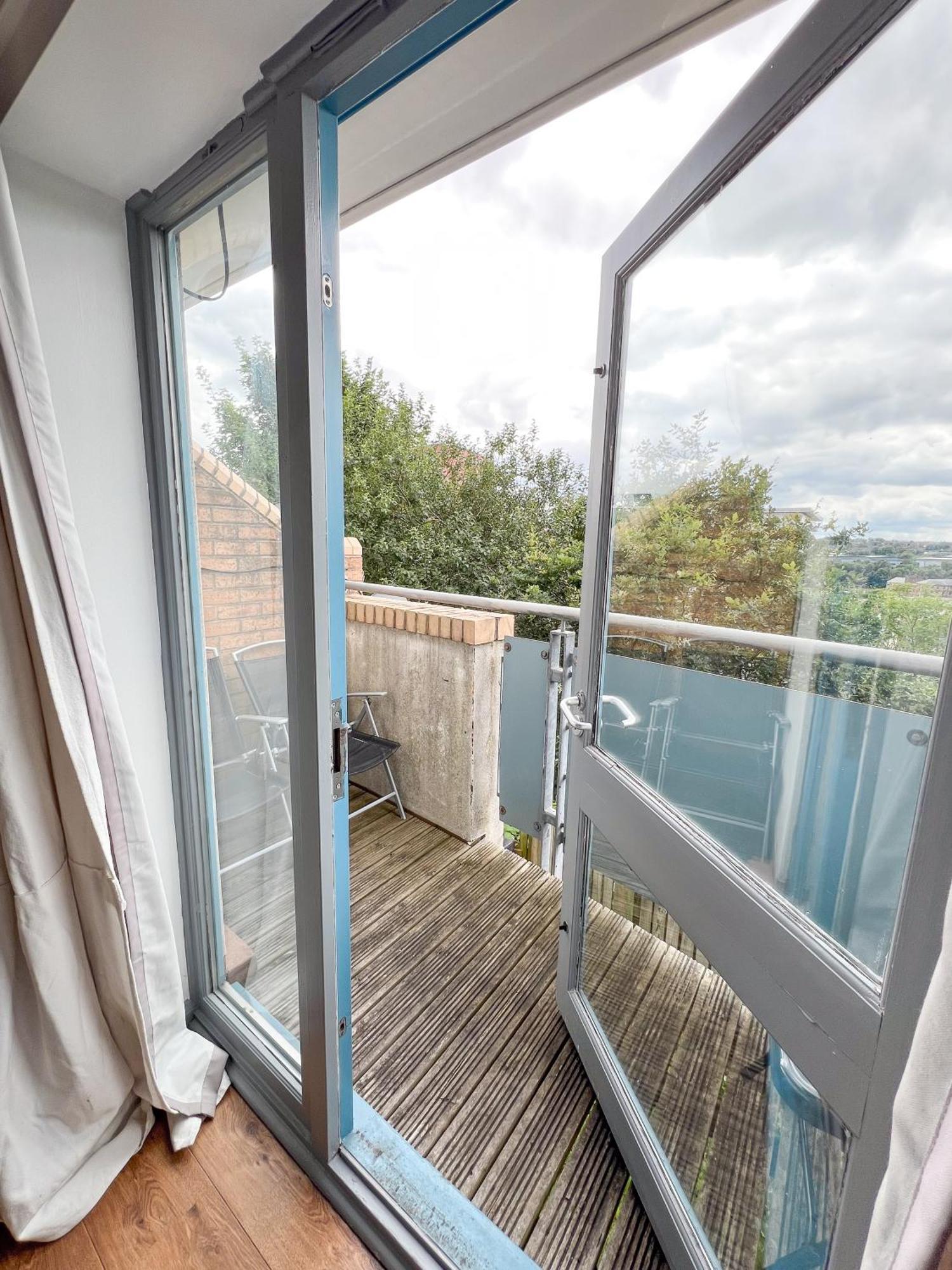 Well-Equipped 4 Bedroom House Close To City Centre Leeds  Luaran gambar